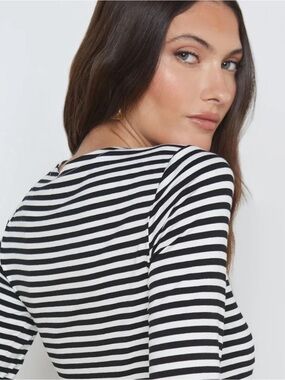 BCBGMaxAzria Charlotte Long Sleeve
Black and White Striped Long Sleeve Top